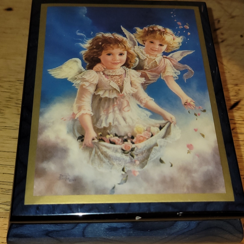 Ercolano Music Box - 'Petals of Love'